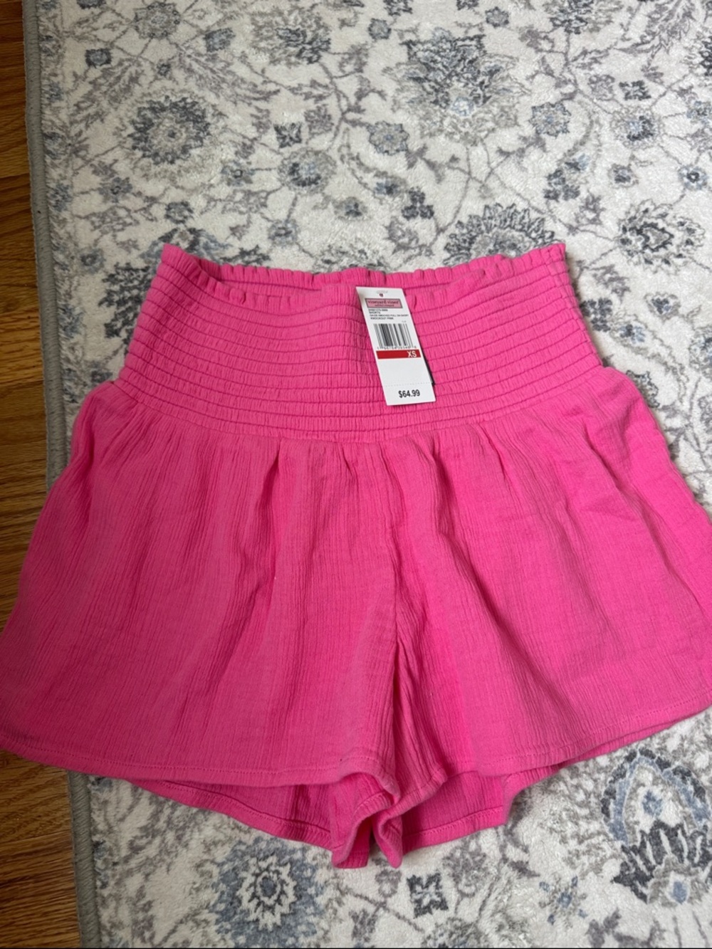 Vineyard Vines Bright Pink High-Waist Smocked Shorts. Size XS